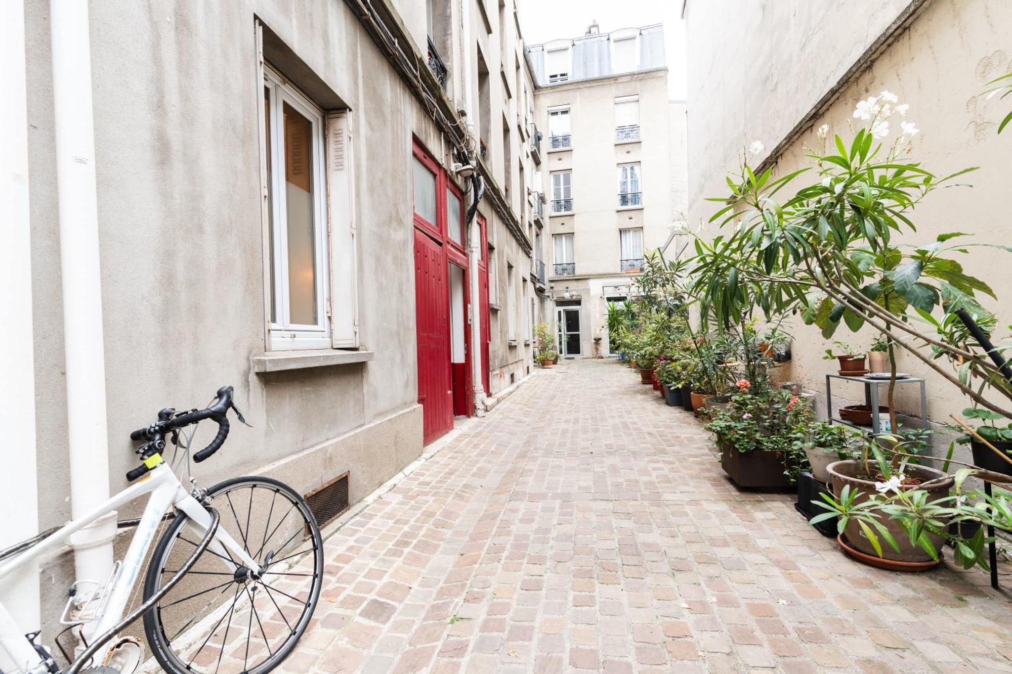 Loft 4 Bedroom Montmartre Pigalle Ac By Lcc Agency 파리 외부 사진